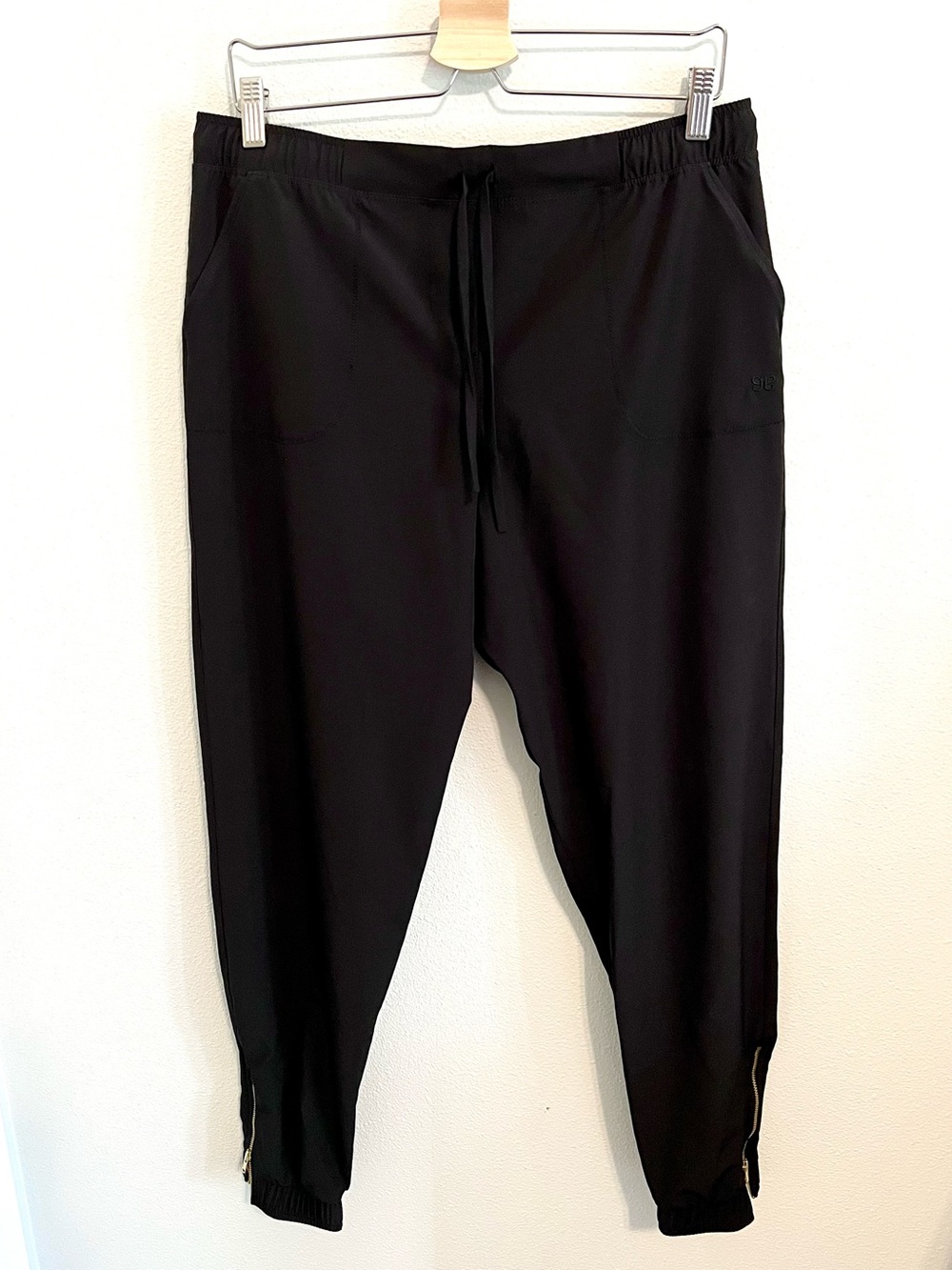 Albion Black Jettsetter Jogger Pants Size Medium Like New